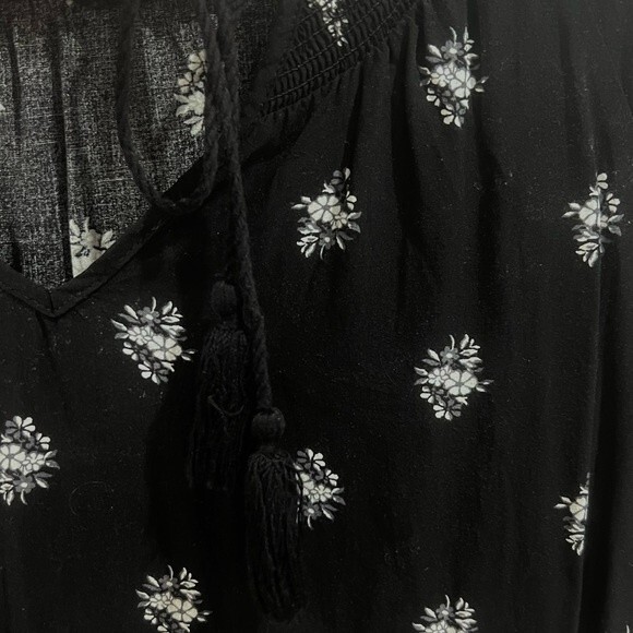 Old navy black and white ditsy floral flutter sleeve dress size XS - Picture 6 of 8